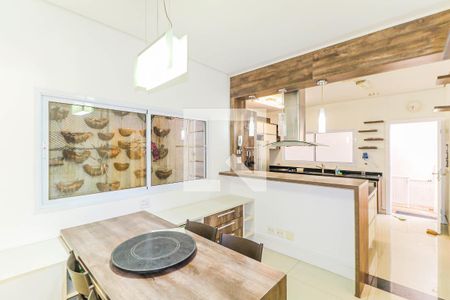 Casa de condomínio à venda com 550m², 5 quartos e 8 vagasSala de jantar