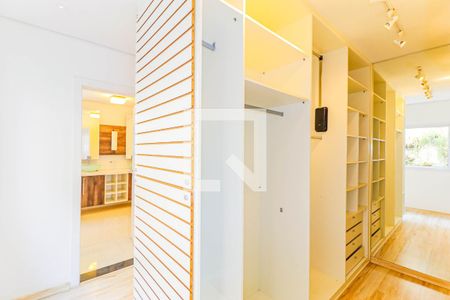 Casa de condomínio à venda com 550m², 5 quartos e 8 vagasCloset Suíte 3