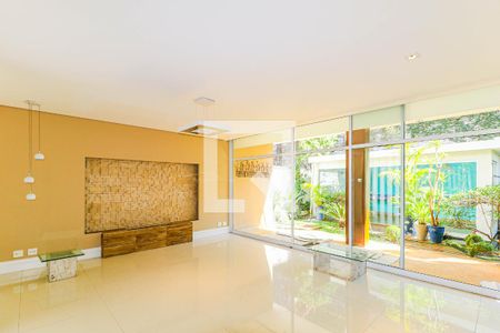 Sala de casa de condomínio à venda com 5 quartos, 550m² em Jardim Cordeiro, São Paulo