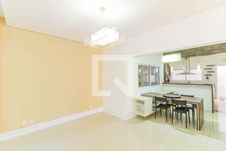 Casa de condomínio à venda com 550m², 5 quartos e 8 vagasSala de jantar