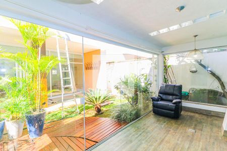 Casa de condomínio à venda com 550m², 5 quartos e 8 vagasJardim