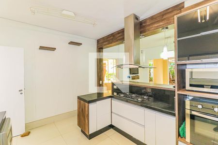 Casa de condomínio à venda com 550m², 5 quartos e 8 vagasCozinha