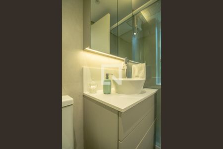 Banheiro de apartamento para alugar com 1 quarto, 33m² em Rio Branco, Porto Alegre