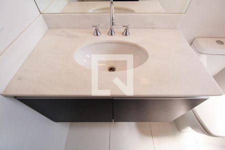 Apartamento à venda com 57m², 2 quartos e 1 vaga Apartamento à venda com 57m², 2 quartos e 1 vagaBanheiro da Suíte 2