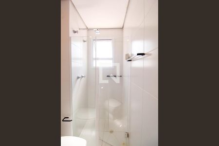 Apartamento à venda com 57m², 2 quartos e 1 vaga Apartamento à venda com 57m², 2 quartos e 1 vagaBanheiro da Suíte 2