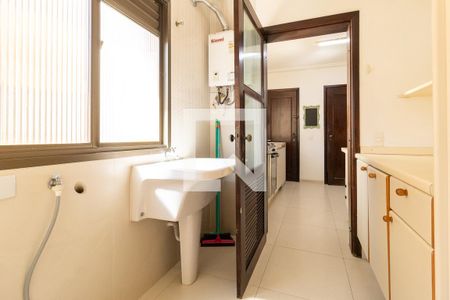 Apartamento para alugar com 123m², 3 quartos e 2 vagas Apartamento para alugar com 123m², 3 quartos e 2 vagasÁrea de Serviço