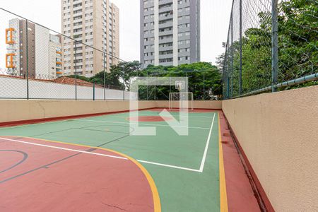 Apartamento à venda com 147m², 3 quartos e 2 vagas Apartamento à venda com 147m², 3 quartos e 2 vagasÁrea comum - Quadra esportiva