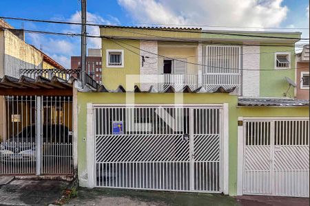 Casa à venda com 60m², 2 quartos e 2 vagasFachada 