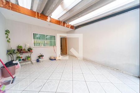 Casa à venda com 60m², 2 quartos e 2 vagasGaragem
