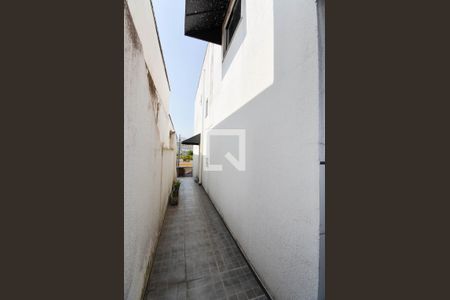 Casa para alugar com 124m², 2 quartos e 2 vagas Casa para alugar com 124m², 2 quartos e 2 vagasCorredor Lateral
