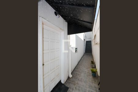 Casa para alugar com 124m², 2 quartos e 2 vagas Casa para alugar com 124m², 2 quartos e 2 vagasCorredor Lateral