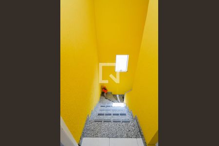Casa para alugar com 124m², 2 quartos e 2 vagas Casa para alugar com 124m², 2 quartos e 2 vagasEscada Quartos/Sala