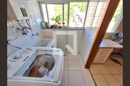 Apartamento à venda com 96m², 3 quartos e 2 vagas Apartamento à venda com 96m², 3 quartos e 2 vagasÁrea de serviço