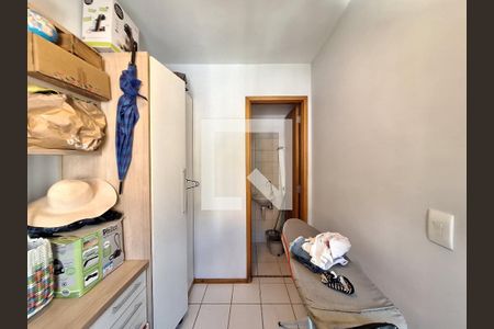Apartamento à venda com 96m², 3 quartos e 2 vagas Apartamento à venda com 96m², 3 quartos e 2 vagasQuarto de serviço