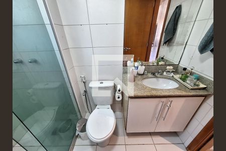 Apartamento à venda com 96m², 3 quartos e 2 vagas Apartamento à venda com 96m², 3 quartos e 2 vagasBanheiro da suíte