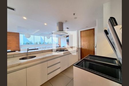 Apartamento à venda com 96m², 3 quartos e 2 vagas Apartamento à venda com 96m², 3 quartos e 2 vagasÁrea comum