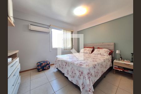 Apartamento à venda com 96m², 3 quartos e 2 vagas Apartamento à venda com 96m², 3 quartos e 2 vagasSuíte
