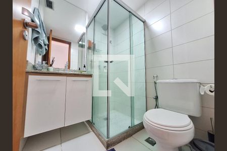 Apartamento à venda com 96m², 3 quartos e 2 vagas Apartamento à venda com 96m², 3 quartos e 2 vagasBanheiro 2