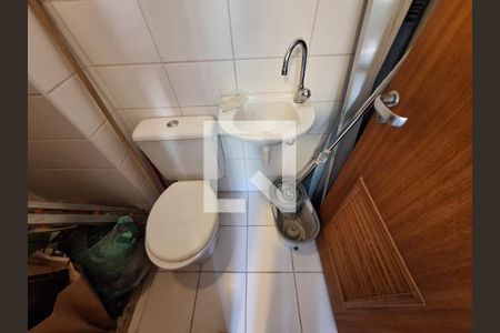 Apartamento à venda com 96m², 3 quartos e 2 vagas Apartamento à venda com 96m², 3 quartos e 2 vagasBanheiro de serviço