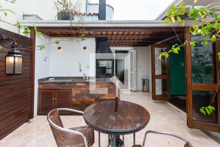 Apartamento à venda com 206m², 4 quartos e 1 vagaChurrasqueira