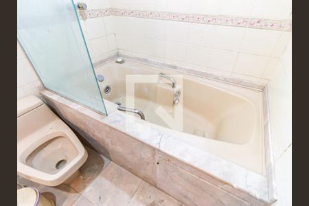 Apartamento para alugar com 500m², 4 quartos e 5 vagasBanheiro da Suíte 2