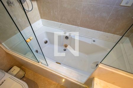 Apartamento à venda com 101m², 1 quarto e 2 vagasSuíte - Banheiro