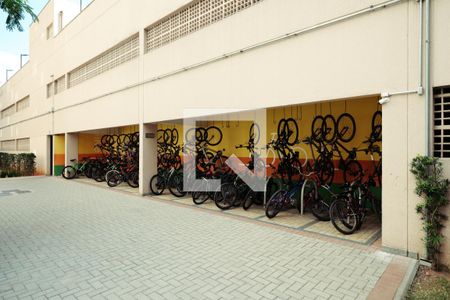 Apartamento para alugar com 41m², 2 quartos e 1 vaga Apartamento para alugar com 41m², 2 quartos e 1 vagaÁrea comum - bicicletário