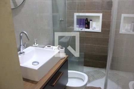 Casa à venda com 200m², 3 quartos e 2 vagasBanheiro 1