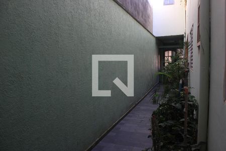 Casa para alugar com 200m², 3 quartos e 2 vagasCorredor lateral