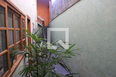 Casa para alugar com 200m², 3 quartos e 2 vagasCorredor lateral