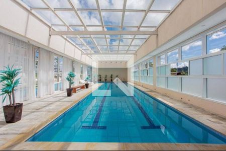 Apartamento para alugar com 117m², 2 quartos e 2 vagas Apartamento para alugar com 117m², 2 quartos e 2 vagasÁrea comum - Piscina