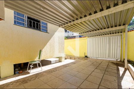 Casa à venda com 117m², 2 quartos e 2 vagasGaragem