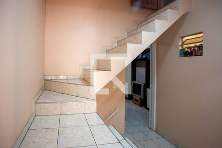 Casa à venda com 150m², 2 quartos e 1 vagaEscada