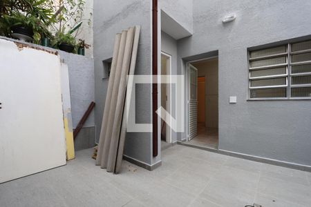Casa à venda com 100m², 2 quartos e sem vaga Casa à venda com 100m², 2 quartos e sem vagaQuintal