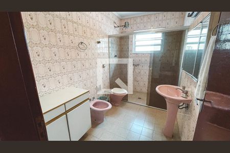 Casa à venda com 249m², 4 quartos e 4 vagasBanheiro