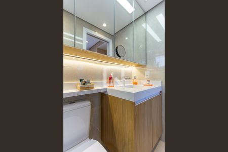 Apartamento à venda com 69m², 2 quartos e 1 vaga Apartamento à venda com 69m², 2 quartos e 1 vagaBanheiro da Suíte