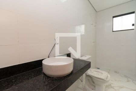 Casa à venda com 140m², 3 quartos e 2 vagasBanheiro 1