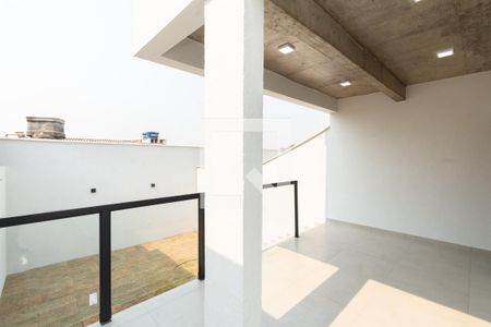 Casa à venda com 140m², 3 quartos e 2 vagasÁrea Externa