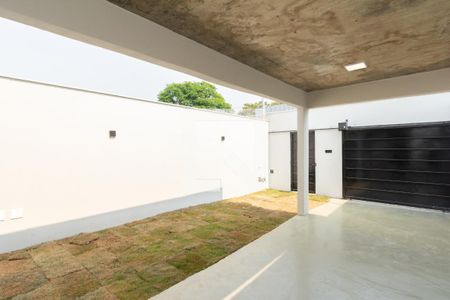 Casa à venda com 140m², 3 quartos e 2 vagasEntrada e Garagem