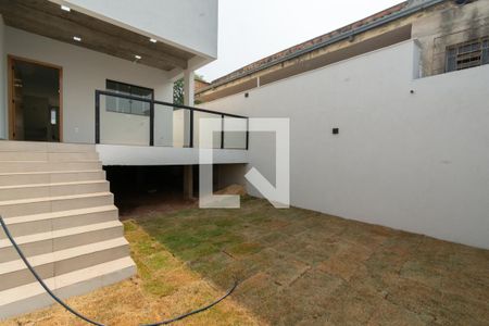 Casa à venda com 140m², 3 quartos e 2 vagasQuintal