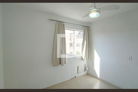 Quarto 1 de apartamento para alugar com 2 quartos, 46m² em Pechincha, Rio de Janeiro