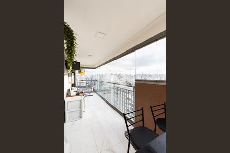 Apartamento à venda com 68m², 2 quartos e 2 vagasVaranda
