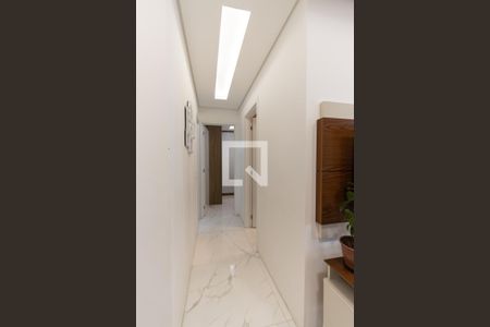 Apartamento à venda com 68m², 2 quartos e 2 vagasCorredor
