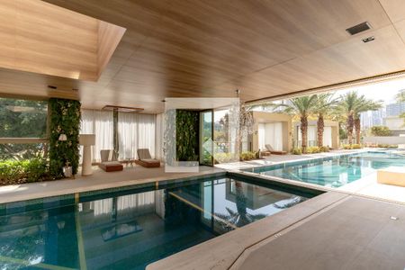Apartamento à venda com 307m², 4 quartos e 4 vagasÁrea comum - Piscina