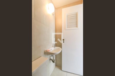 Apartamento para alugar com 226m², 4 quartos e 2 vagasBanheiro de Serviço