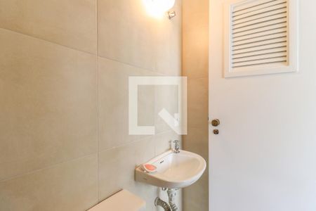 Apartamento para alugar com 226m², 4 quartos e 2 vagasBanheiro de Serviço