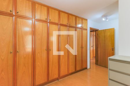 Apartamento para alugar com 226m², 4 quartos e 2 vagasCloset da Suíte 1