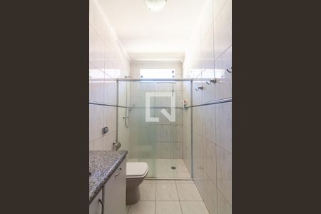 Casa de condomínio à venda com 445m², 4 quartos e 4 vagas Casa de condomínio à venda com 445m², 4 quartos e 4 vagasBanheiro 1