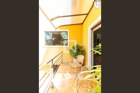Casa de condomínio à venda com 445m², 4 quartos e 4 vagas Casa de condomínio à venda com 445m², 4 quartos e 4 vagasSacada