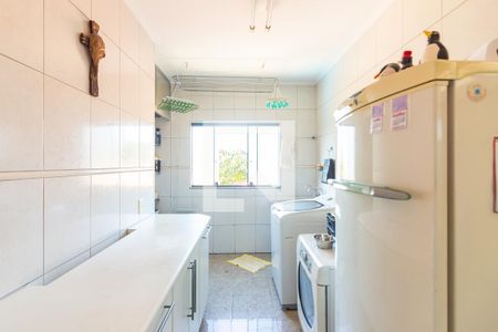 Casa de condomínio à venda com 445m², 4 quartos e 4 vagas Casa de condomínio à venda com 445m², 4 quartos e 4 vagasÁrea de Serviço